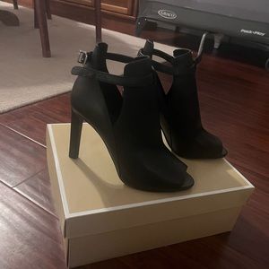 MICHAEL KORS Lawson Leather Open-Toe Ankle. New , never worn .